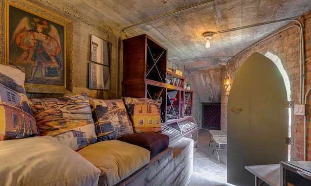 Beachwood Canyon, Hollywoodland, Hollywood Hills East, ACME, Real Estate, Celebrity, Mansion, Dream Home