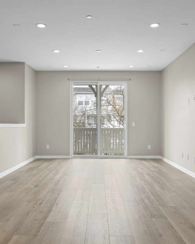 21-web-or-mls-UpmarketMedia_3703I-93