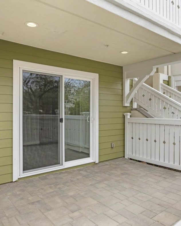 6-web-or-mls-UpmarketMedia_3703I-137