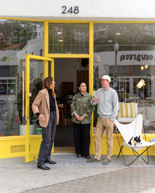 People in front of Folke in Ventura